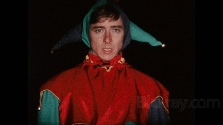 кадр из фильма The Wrong Door