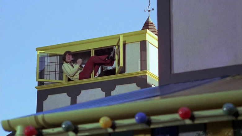 кадр из фильма Loot