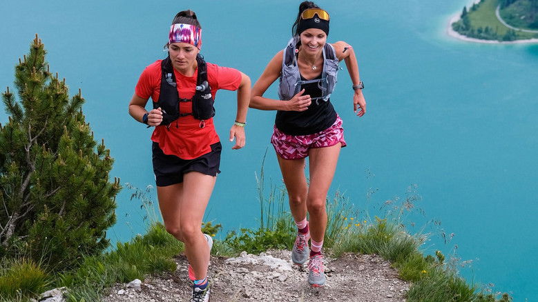 кадр из фильма Running Via Alpina