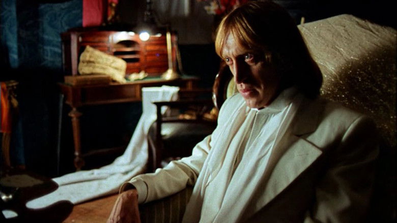 кадр из фильма Господин оформитель