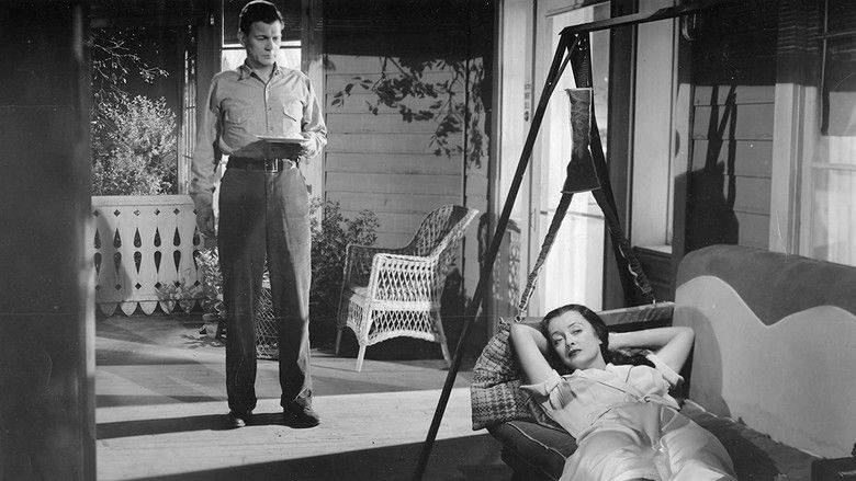 кадр из фильма За лесом