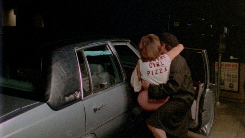 кадр из фильма Hot & Saucy Pizza Girls