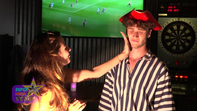 кадр из фильма SUPER MÉGA STAR