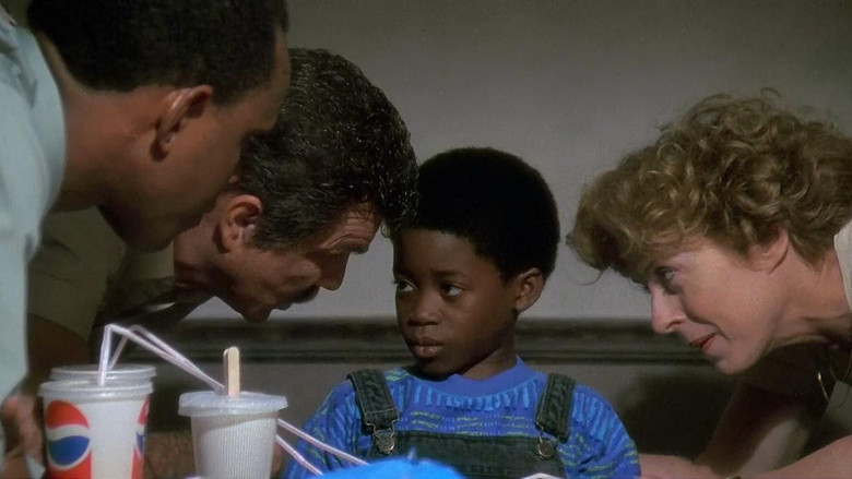 кадр из фильма Полицейский с половиной