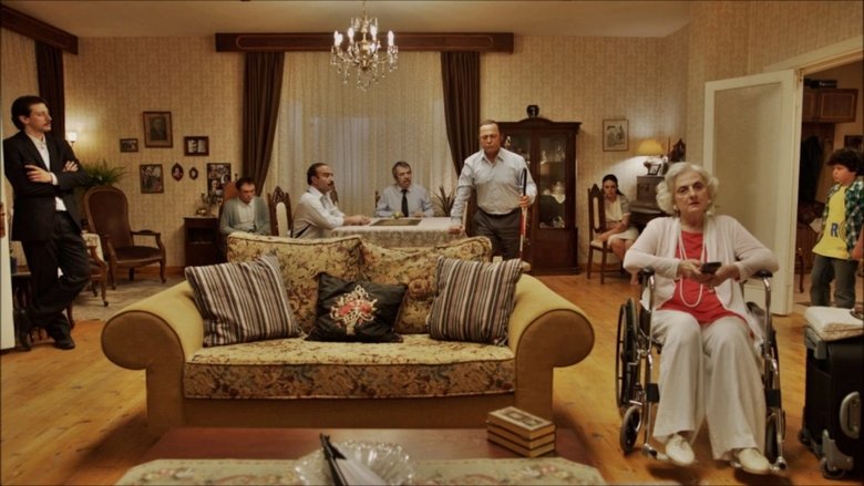 кадр из фильма Celal Tan ve Ailesinin Aşırı Acıklı Hikayesi