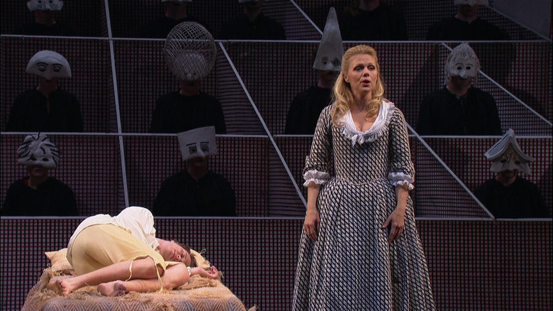 кадр из фильма The Rake's Progress