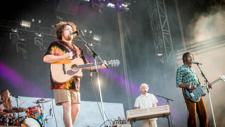 кадр из фильма Metronomy en concert aux Vieilles Charrues