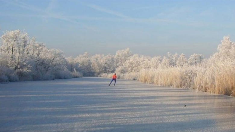 кадр из фильма Als Het Kan Dan Moet Het