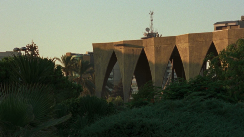 кадр из фильма كیف لا نغرق في السراب