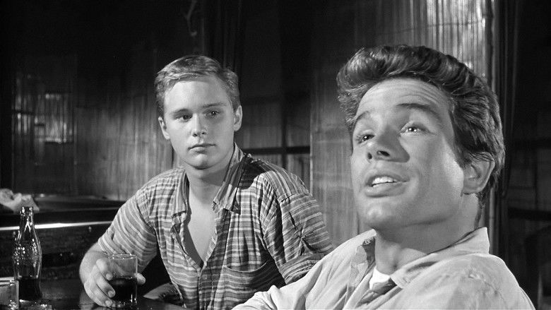 кадр из фильма Всё рушится