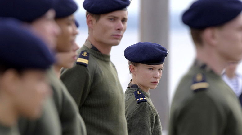 кадр из фильма Доброволец