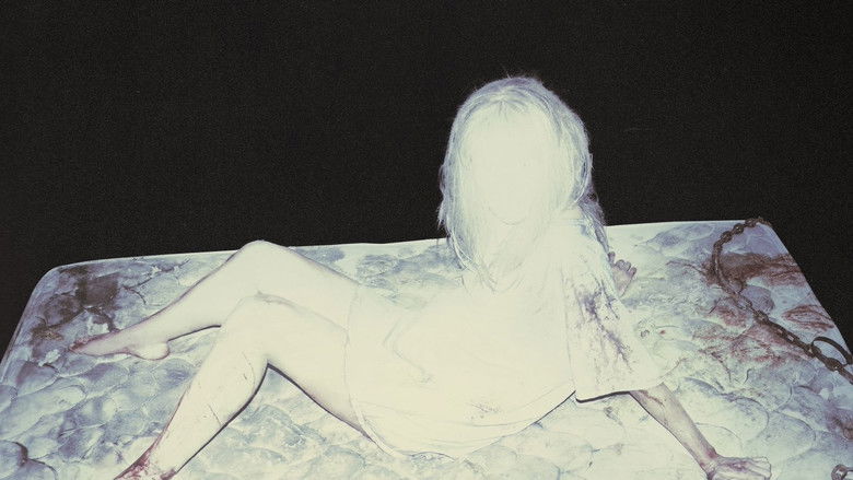 кадр из фильма Шелби Оукс. Город-призрак