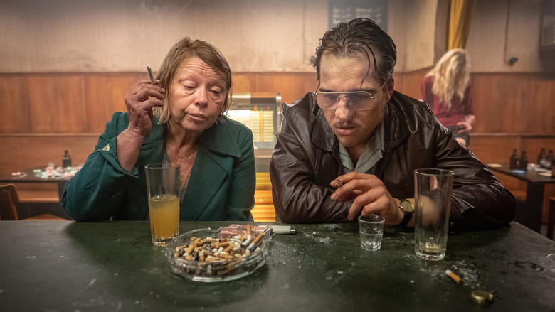 кадр из фильма Золотая перчатка