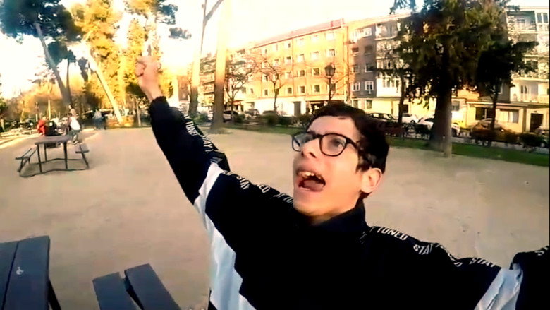 кадр из фильма Un Día Con Víctor