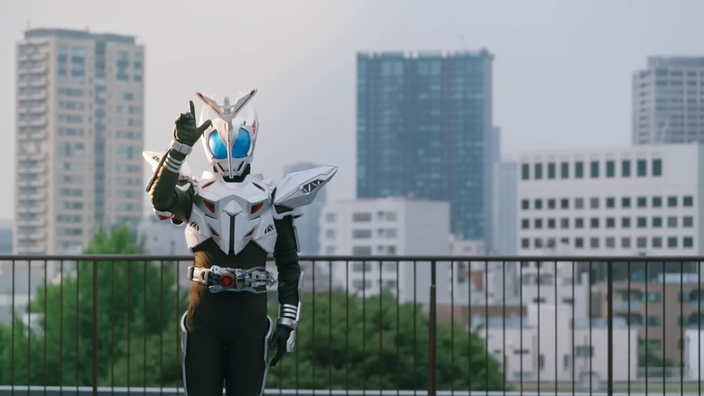 кадр из фильма 仮面ライダーカブト20th 天を継ぐもの
