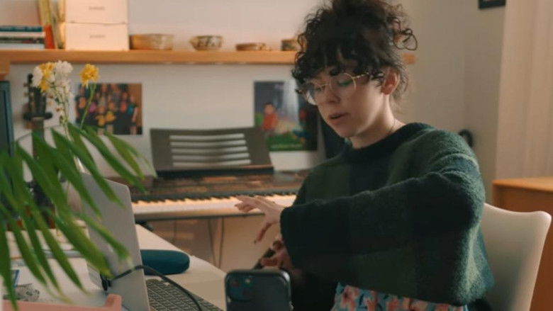 кадр из фильма Right Person, Wrong Time