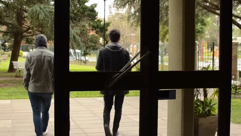 кадр из фильма Manuel sigue aquí