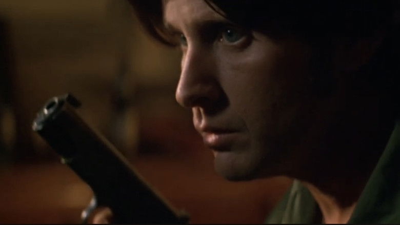 кадр из фильма Война в доме