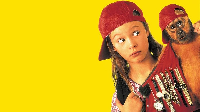 кадр из фильма Неприятности с обезьянкой