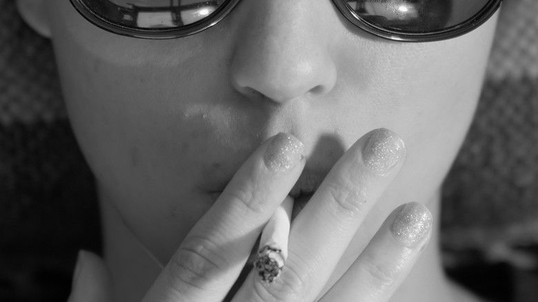 кадр из фильма Beauty and Quiet