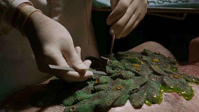 кадр из фильма На опасной волне