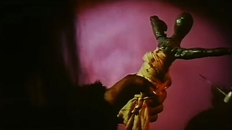 кадр из фильма 摧花毒降頭