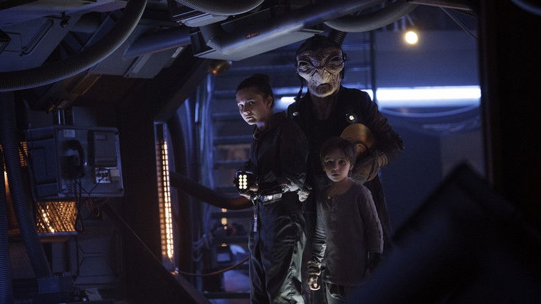 кадр из фильма Одни в космосе