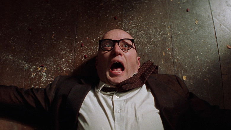 кадр из фильма Guest House Paradiso