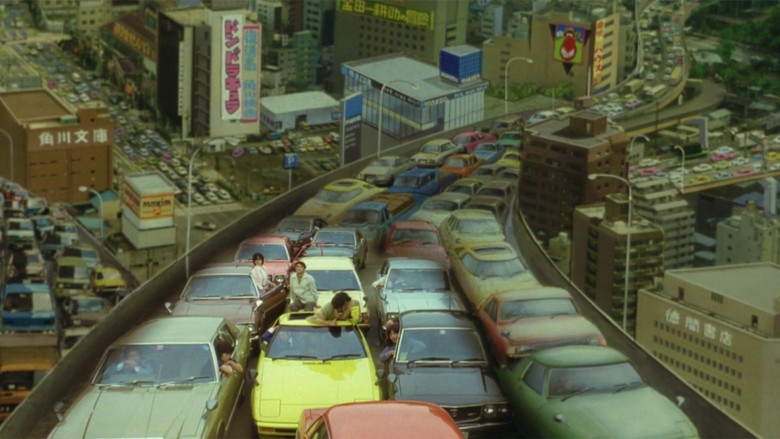 кадр из фильма 金田一耕助の冒険