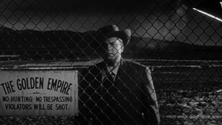 кадр из фильма Man in the Shadow