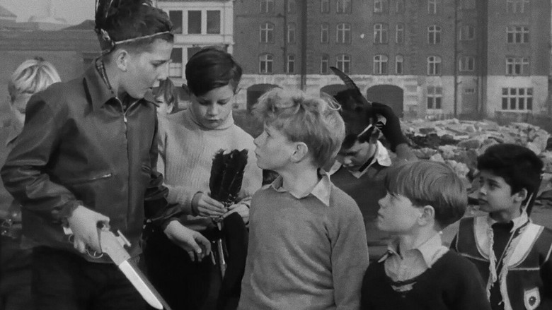 кадр из фильма The Weapon