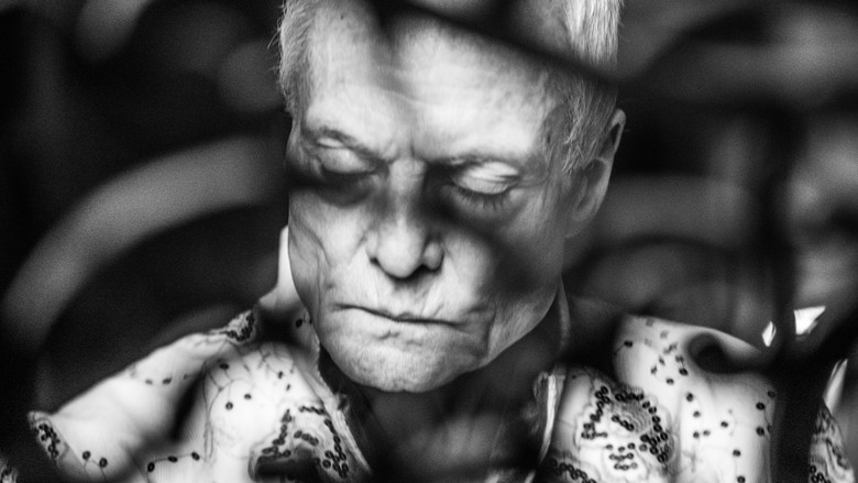 кадр из фильма Ноябрь