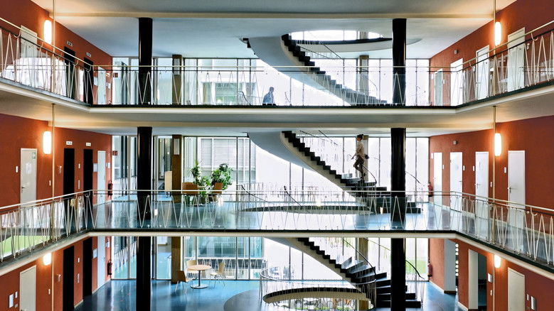 кадр из фильма Sep Ruf - Architekt der Moderne