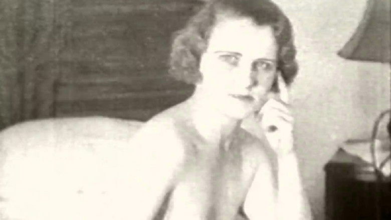 кадр из фильма The Busy Lesbian Club