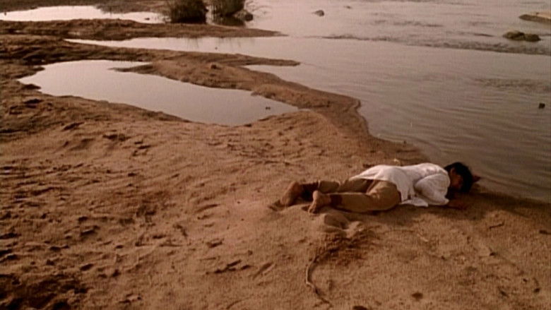 кадр из фильма একটি নদীর নাম