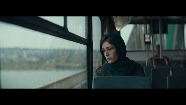 кадр из фильма Между Богами