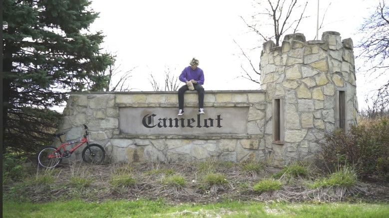 кадр из фильма Nostalgiahood