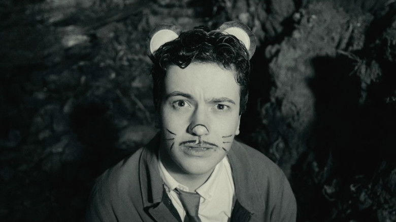 кадр из фильма MOUSETRAP!