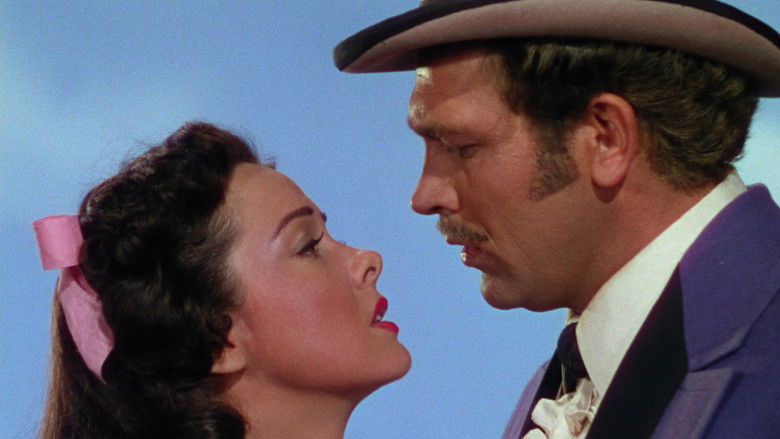 кадр из фильма Плавучий театр