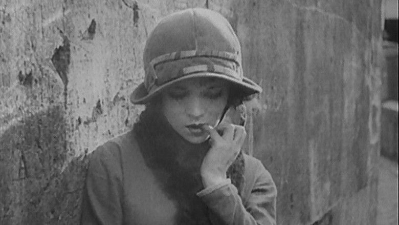 кадр из фильма Ménilmontant