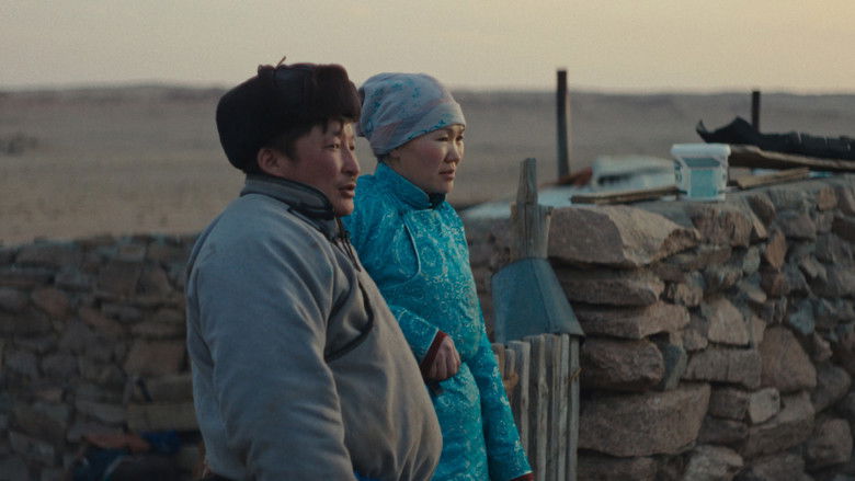 кадр из фильма Чоно үүр шөнөөр ирдэг