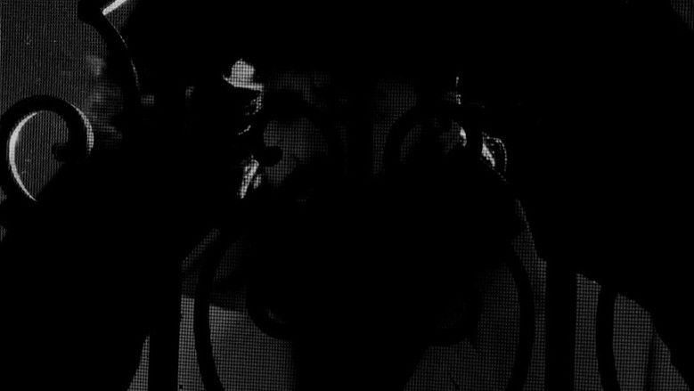 кадр из фильма Paranoid: A Chant