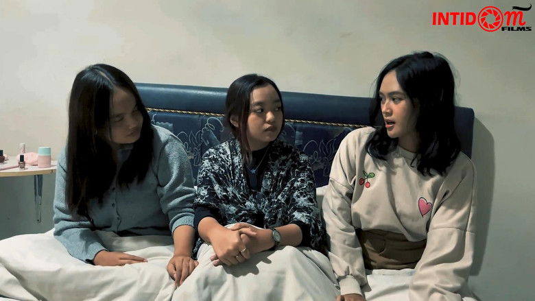 кадр из фильма Di Tengah Dua Saudari 2