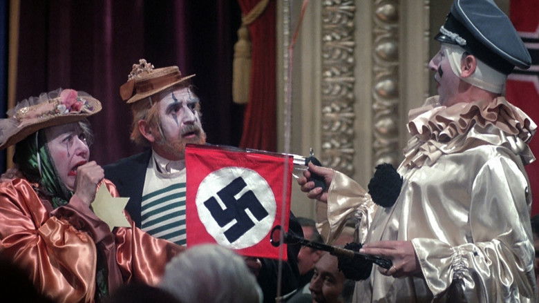 кадр из фильма Быть или не быть