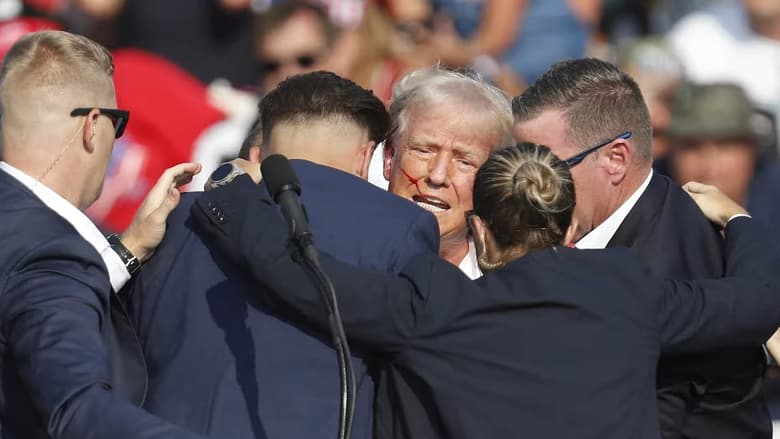 кадр из фильма TMZ Presents | Under Fire: The Trump Assassination Attempt