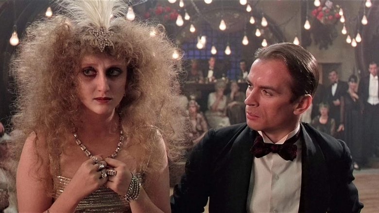 кадр из фильма Валентино