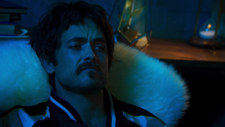 кадр из фильма В облаке