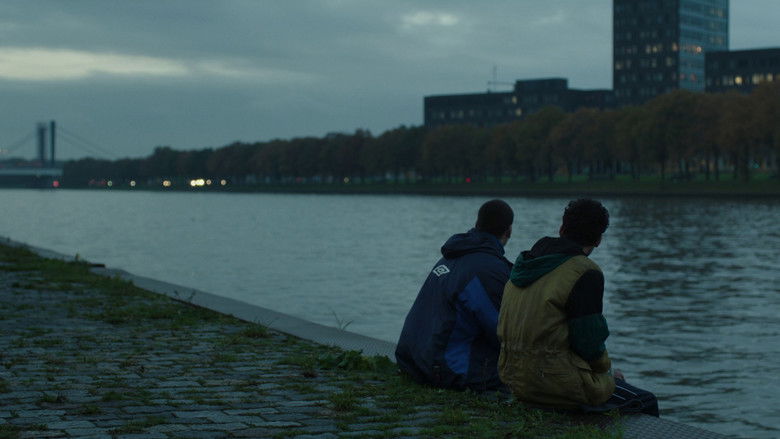 кадр из фильма Molt lluny