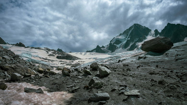 кадр из фильма L'Écho des Glaces