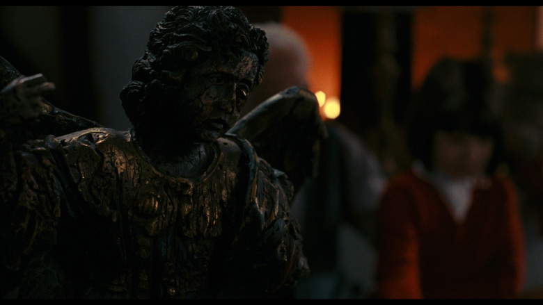 кадр из фильма Хронос